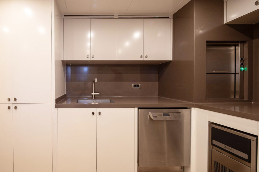 Mikolev Service Elevator